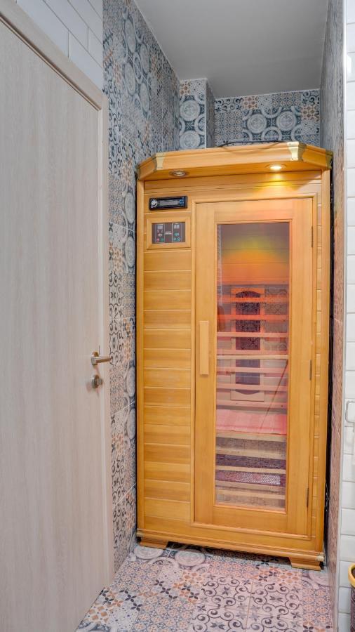 Spa Apartment Yang - Hot Tub, Sauna, Spa Novi Sad Extérieur photo