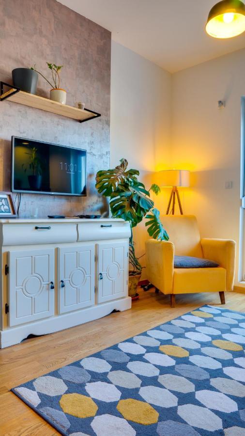 Spa Apartment Yang - Hot Tub, Sauna, Spa Novi Sad Extérieur photo