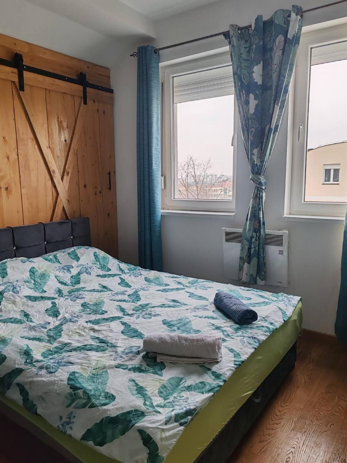 Spa Apartment Yang - Hot Tub, Sauna, Spa Novi Sad Extérieur photo