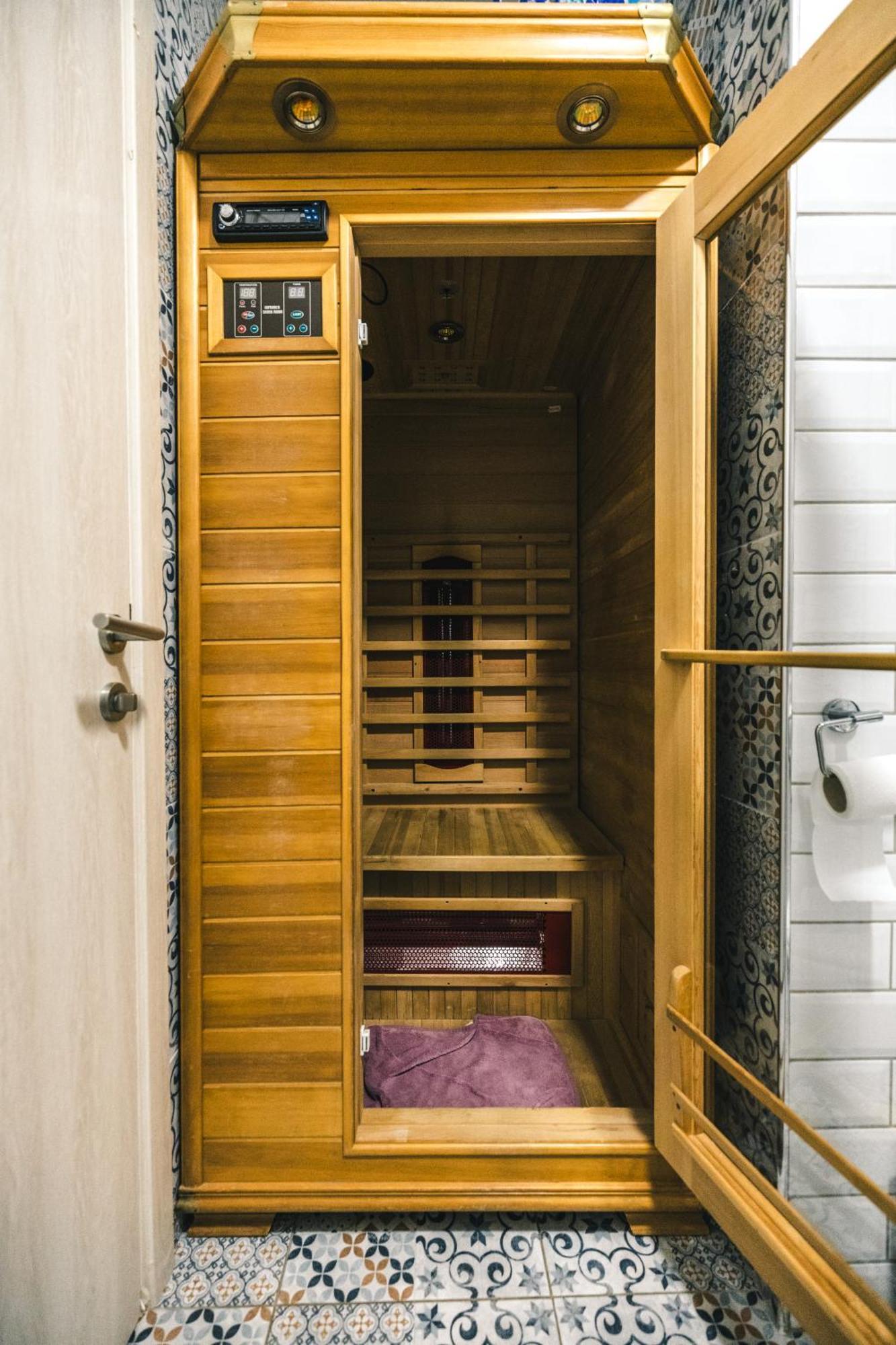 Spa Apartment Yang - Hot Tub, Sauna, Spa Novi Sad Extérieur photo